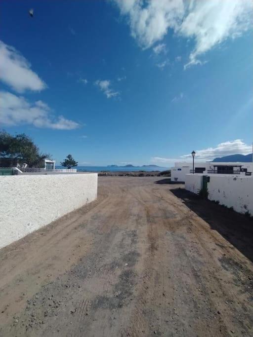 Famara, Apto. En Zona Tranquila A 200M Del Mar. Exterior foto