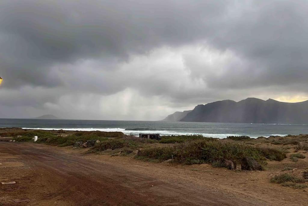 Famara, Apto. En Zona Tranquila A 200M Del Mar. Exterior foto